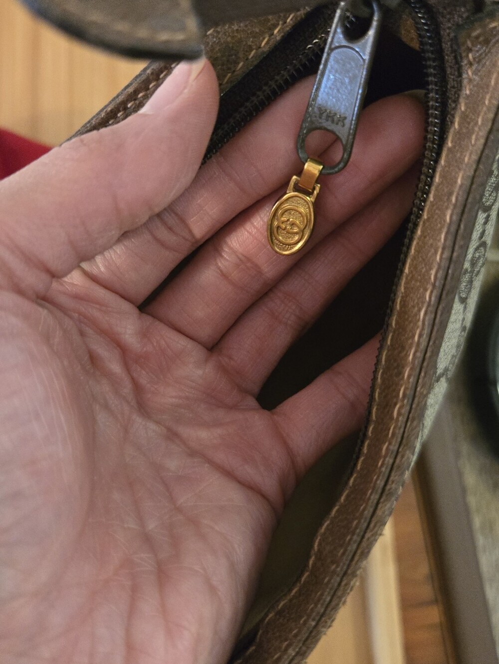 Vintage Gucci Beige GG Canvas Shoulder Bag with Brown Trim and Red/Green Web - Picture 9 of 9